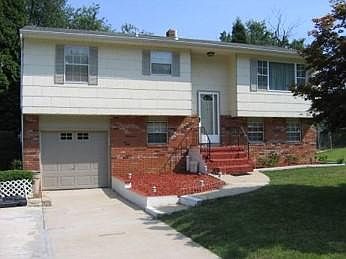 King front view (front yard)