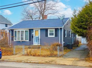 116 Darlingdale Ave, Pawtucket, RI 02861