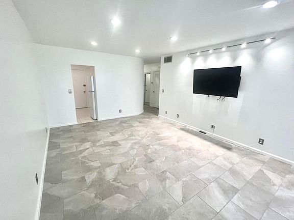 3rd image of 2201 NE 66th Street #1306