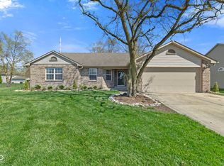 927 Saint Charles Pl, Greenwood, IN