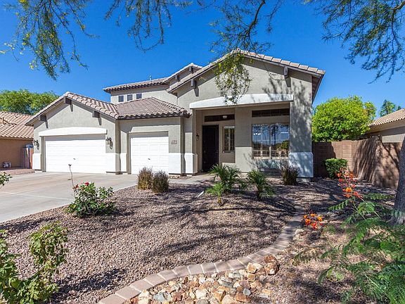 2nd image of 1281 S Canyon Oaks Way