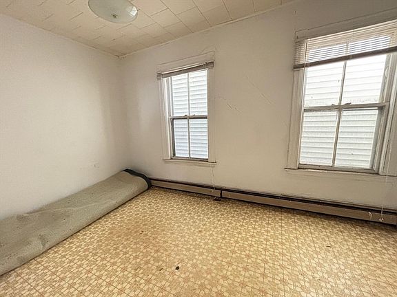 5th image of 155 Amory St