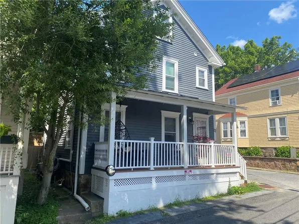 22 Calvert St, Newport, RI 02840