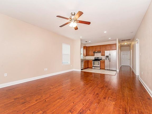 3rd image of 4416 Wellington Dr