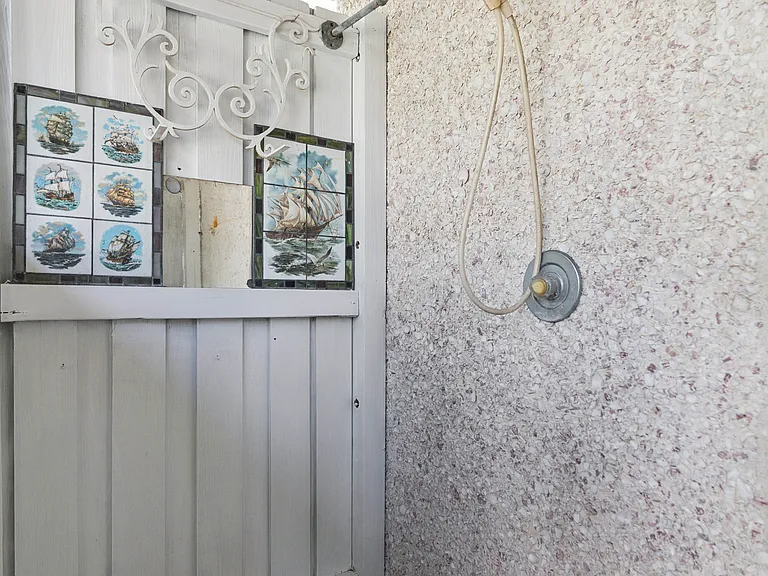 111 Thompson Cv — Photo 11