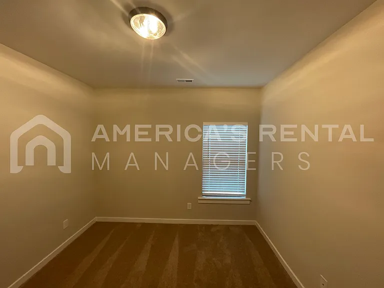 2158 Ellsworth Loop Rd — Photo 31