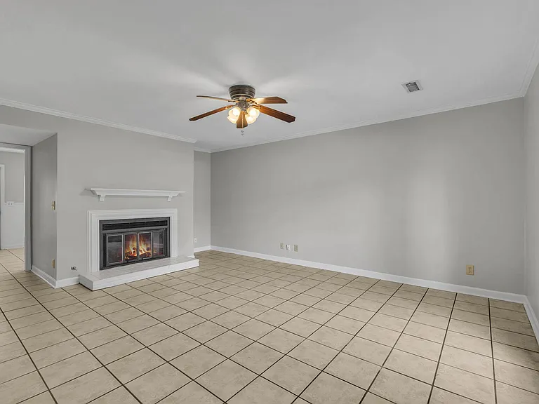 908 Brentwood Point — Photo 3