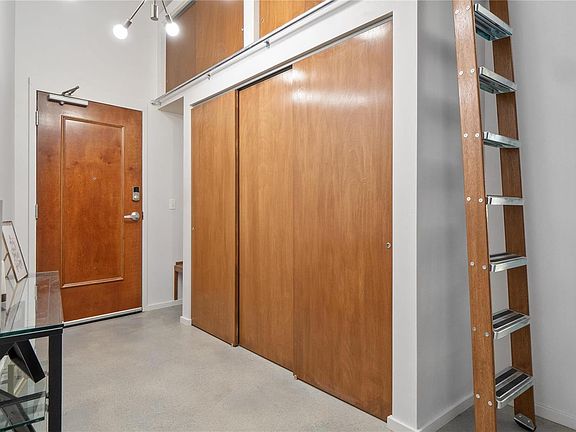 2nd image of 1720 Chouteau Ave Unit 207