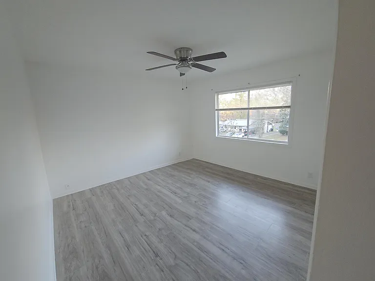 909 Ashland Ave — Photo 13