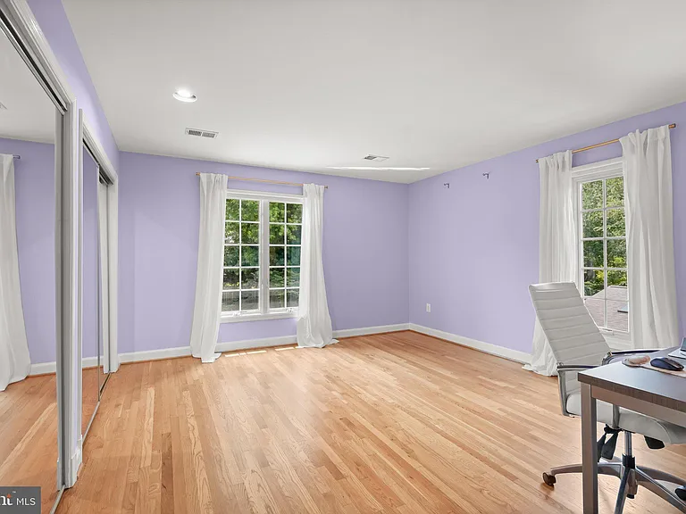 9809 Hall Rd — Photo 27