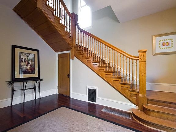 Entry Staircase