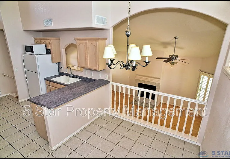 1560 Via Appia St — Photo 14