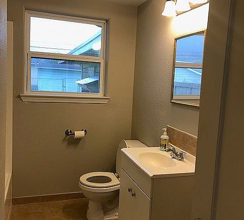 5th image of 1601 Devon Dr