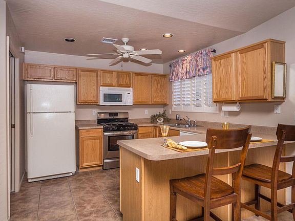 5th image of 3205 Iris Ln