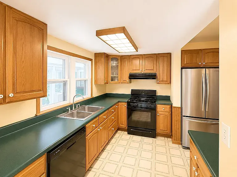 307 Garfield St — Photo 4