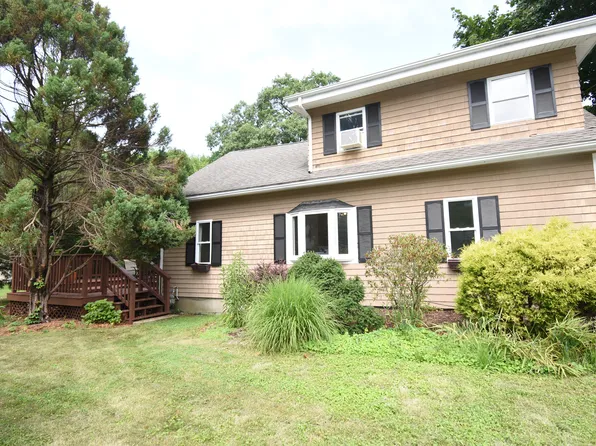 59 Junction St, Warwick, RI 02889