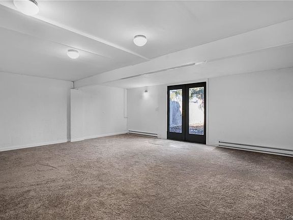 3rd image of 113 Chrystal Dr
