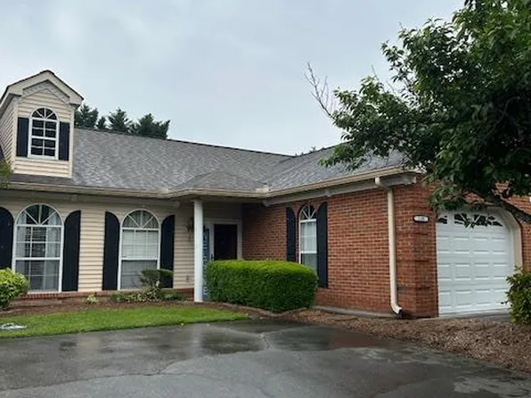 1698 Pin Oak Dr, Dalton, GA 30721