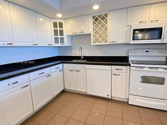 5th image of 13499 Biscayne Blvd APT 1505