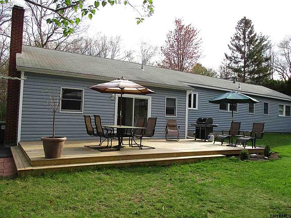 5th image of 6 Huckleberry Ln