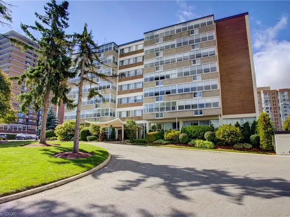 45 Westmount Rd N #103, Waterloo, ON N2L 2R3