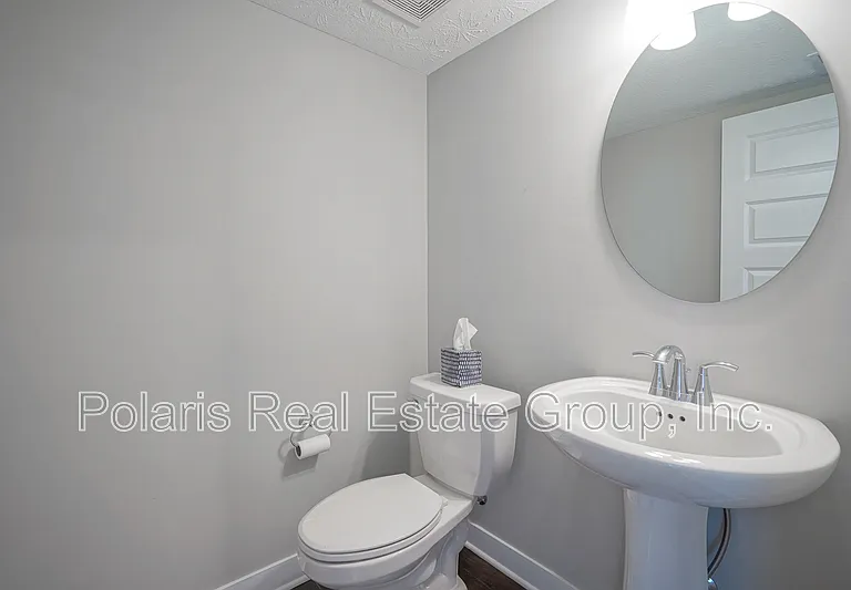 673 Golborne St — Photo 8