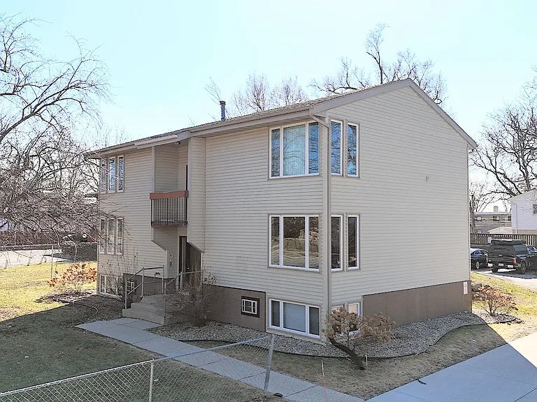1029 W Badger Rd #1 — Photo 1