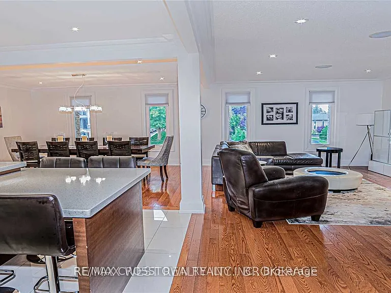 147 Ellis Ave — Photo 3