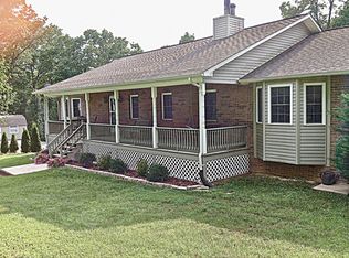 305 Armstrong Ln, Monterey, TN 38574