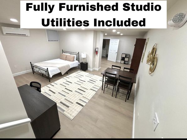 320 W 8th St