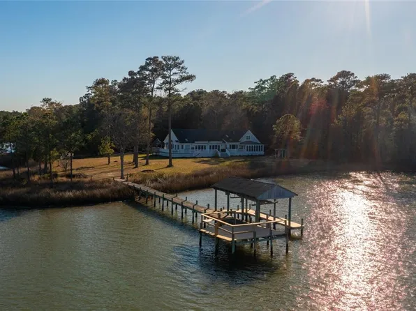 1247 Potato Neck Rd, Port Haywood, VA 23138