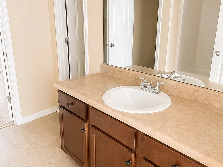 1055 City Park Dr — Photo 18
