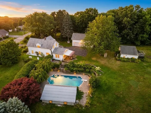 85 Bailey Rd, Holden, MA 01520