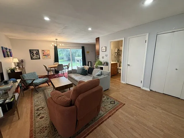 33 Charleston Ave — Photo 3
