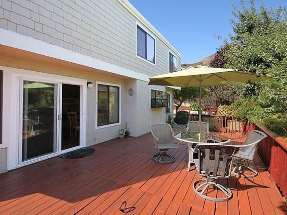 3rd image of 715 Oak Park Dr