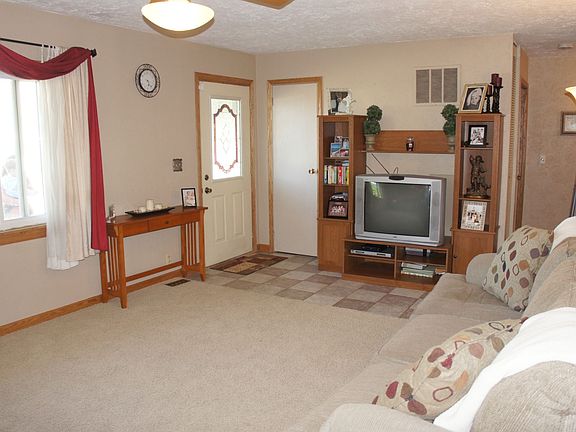 2nd image of 3613 Rainbow Dr