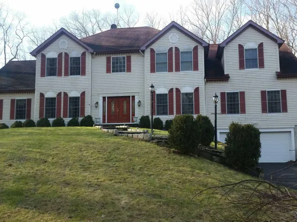 35 Mallory Hill Rd, Ridgefield, CT 06877