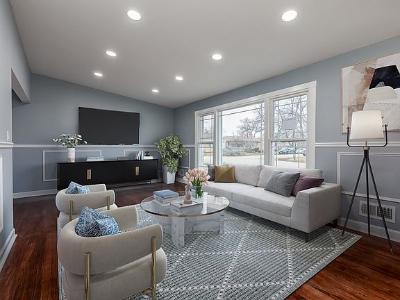 3rd image of 8257 Hamlin Ave