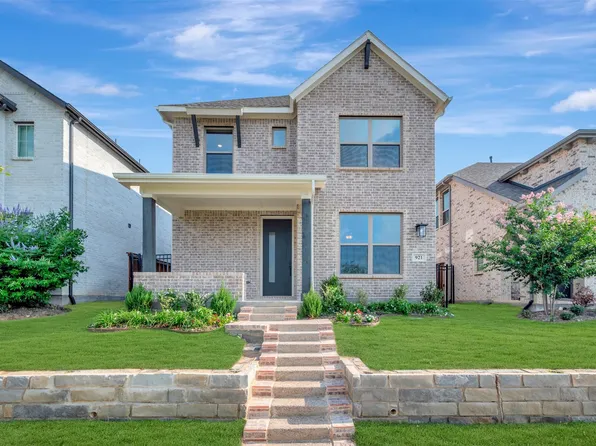 921 Carnation Dr, Crowley, TX 76036