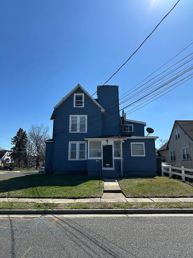 102 4th Ave - D — Photo 4