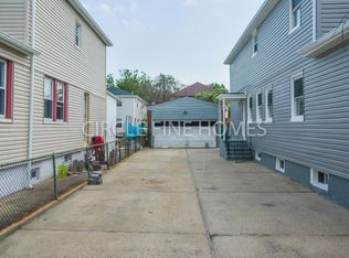 14709 235th St, Rosedale, NY 11422