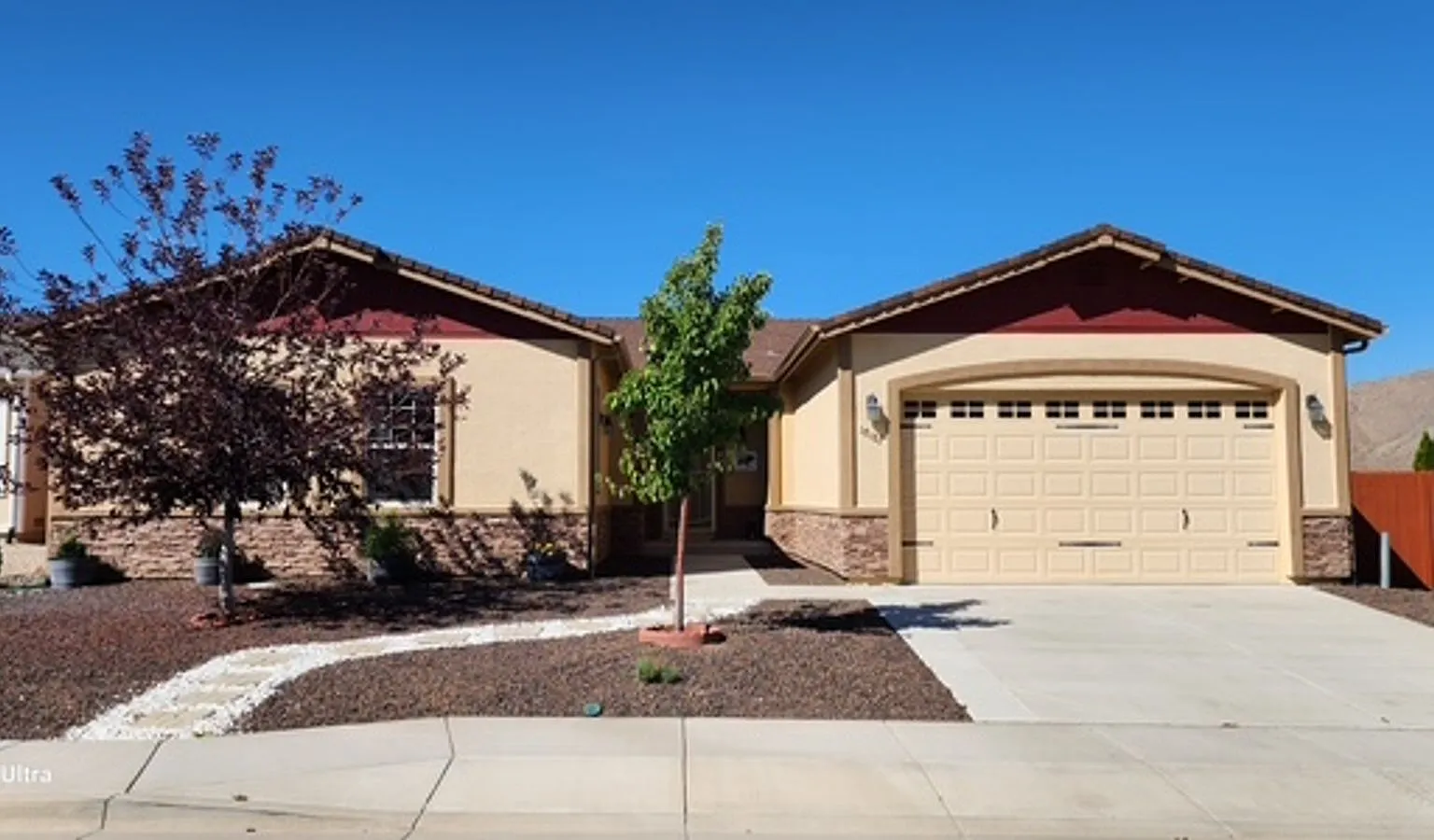 Cold Springs Stunner - Immaculate Newer Home — Photo 2