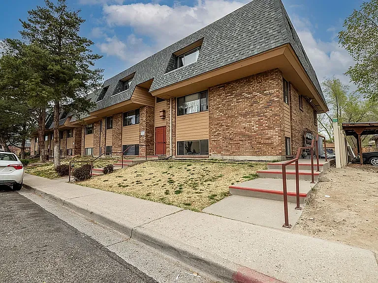 1140 Walnut Ave #1 — Photo 1