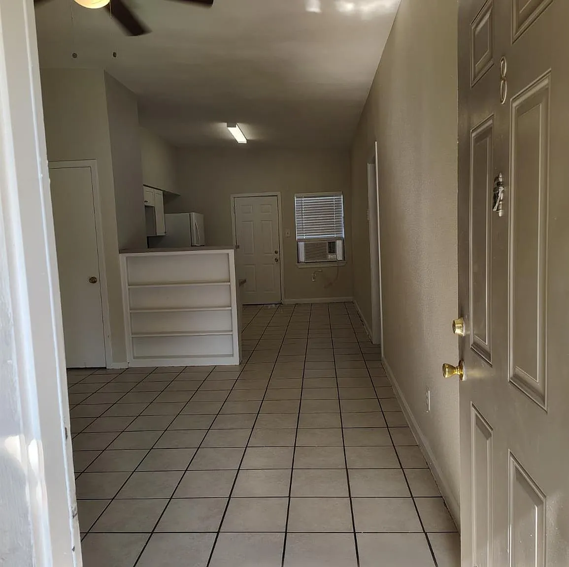 2 bed, 1.0 bath, 694 sqft, $950 — Photo 1