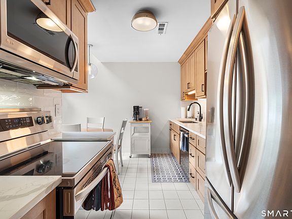 4th image of 123 Old Belden Hill Road #10