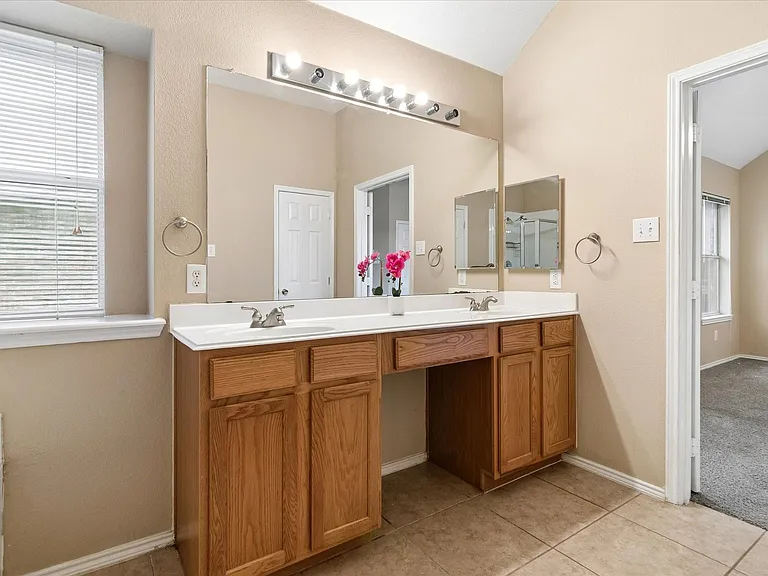 10610 Stone Falls Ln — Photo 14