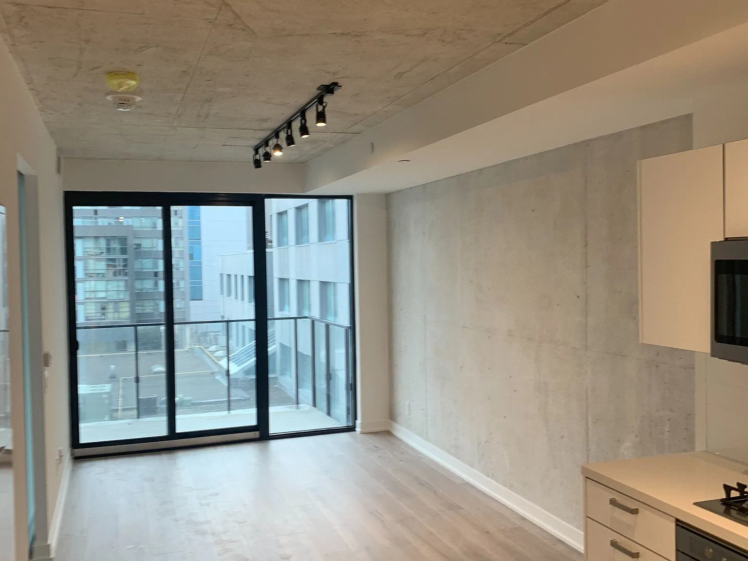 East 55 — Photo 2
