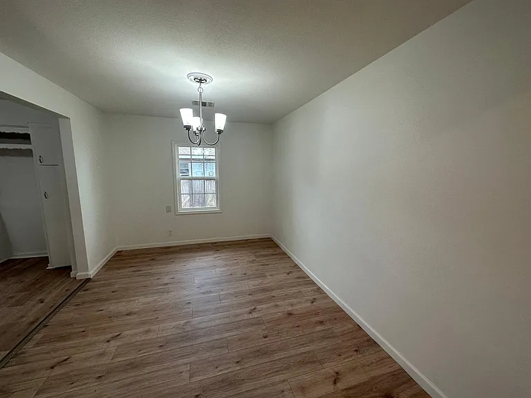 8234 Bluebonnet Dr — Photo 3