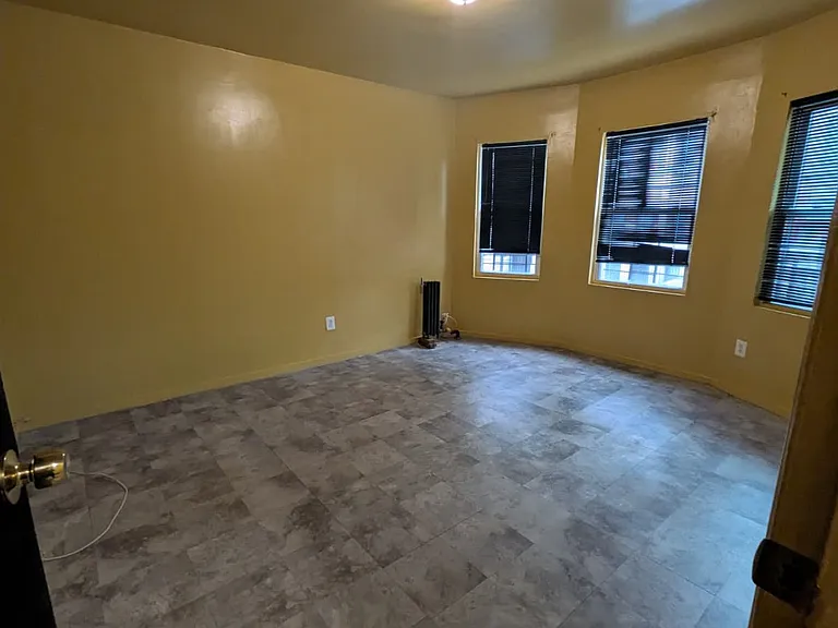 89 Saratoga Ave #1B — Photo 2