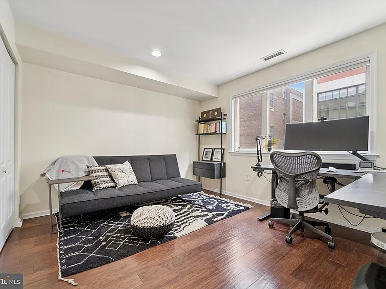 212 S 24th St #24-2416B — Photo 11